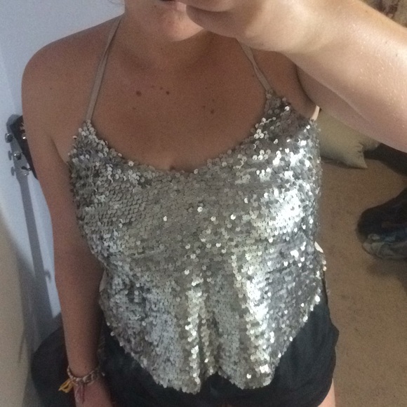 Silver sequined flowy tank top! - Picture 3 of 3